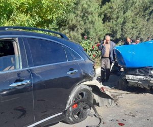 Bərdədə maşınlar toqquşub, xəsarət alanlar var