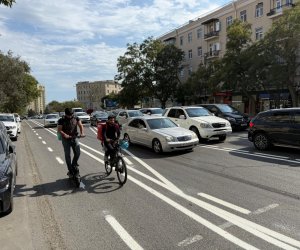 Əbdürrəhim bəy Haqverdiyev küçəsində mikromobillik zolağı təşkil edilir