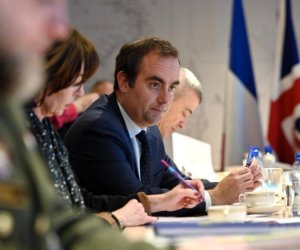 France forms new government