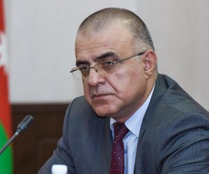 Deputat Elçin Mirzəbəyli partiya üzvlüyündən xaric edilib