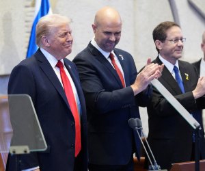 Депутата вывели после того, как он прервал речь Трампа в Кнессете
