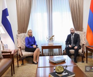 
ATƏT sədri Ermənistanda Ararat Mirzoyanla görüşüb