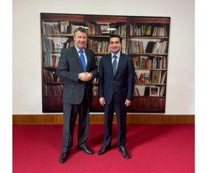 Hikmət Hacıyev Almaniya XİN-in Dövlət katibi ilə görüşüb