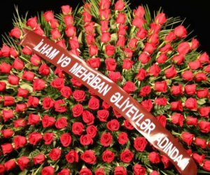 Ramiz Quliyevlə vida mərasimi keçirilir, Prezident və Mehriban Əliyeva əklil göndərib