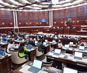 Milli Məclisin növbəti iclası başlayıb