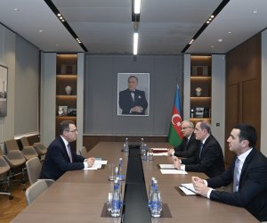 Ceyhun Bayramov İƏT-in Əmək Mərkəzinin baş direktoru ilə görüşüb