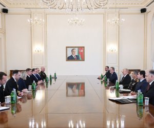 Prezident ABŞ Mərkəzi Komandanlığının komandanını qəbul edib