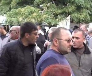 Армянские дальнобойщики протестуют у посольства России в Ереване