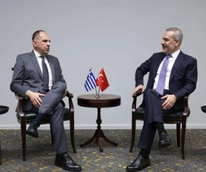 Türkiyə və Yunanıstan XİN başçıları görüşüb