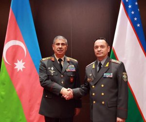 Министр обороны Азербайджана совершает визит в Узбекистан