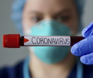 
COVID-19-la mübarizədə iştirak edən tibb işçilərinin əməkhaqlarına əlavənin müddəti artırılıb