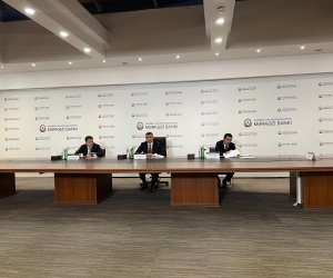 Azərbaycanda dollarlaşma aşağı düşüb