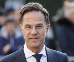 NATO Baş katibi sabah Böyük Britaniyaya səfər edəcək