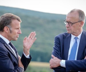Макрон призвал Евросоюз решительно ответить Китаю