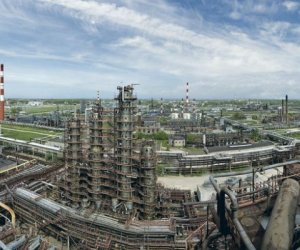 Очередной российский НПЗ остановился после атак украинцев