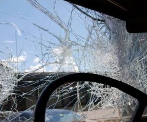В Барде автомобиль упал в водоканал, водитель погиб В Барде автомобиль упал в водоканал, водитель погиб
