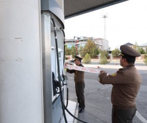 Naxçıvanda yanğın təhlükəli yanacaqdoldurma məntəqəsinin fəaliyyəti dayandırılıb Naxçıvanda yanğın təhlükəli yanacaqdoldurma məntəqəsinin fəaliyyəti dayandırılıb