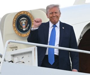 Трамп проведет встречу с эмиром Катара в самолете Трамп проведет встречу с эмиром Катара в самолете