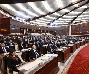 Milli Məclisdə beynəlxalq parlament konfransı işə başlayıb Milli Məclisdə beynəlxalq parlament konfransı işə başlayıb