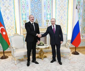 Кремль высоко оценивает итоги встречи лидеров России и Азербайджана в Душанбе Кремль высоко оценивает итоги встречи лидеров России и Азербайджана в Душанбе