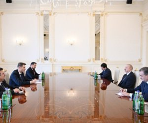 İlham Əliyev Rumıniya Parlamenti Senatının sədrini qəbul edib İlham Əliyev Rumıniya Parlamenti Senatının sədrini qəbul edib