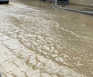 Badamdar qəsəbəsində su borusu partladı, küçələri su basdı - Video Badamdar qəsəbəsində su borusu partladı, küçələri su basdı - Video