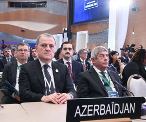 Ceyhun Bayramov YUNESKO Baş Konfransının 43-cü sessiyasının açılış mərasimində iştirak edir Ceyhun Bayramov YUNESKO Baş Konfransının 43-cü sessiyasının açılış mərasimində iştirak edir