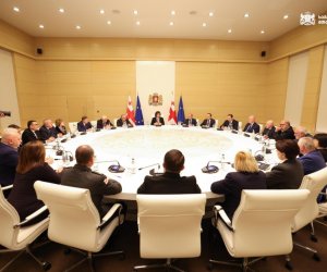 Грузия отправит Украине гуманитарную помощь 
Грузия отправит Украине гуманитарную помощь