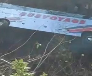 Ermənistanda tələbə avtobusu dərəyə aşıb, 30 yaralı var