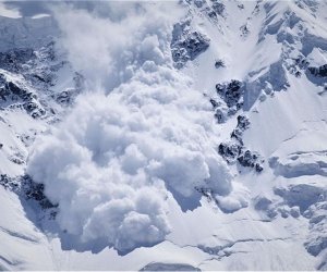 Himalayda qar uçqunu nəticəsində üç nəfər ölüb, səkkiz nəfər itkin düşüb