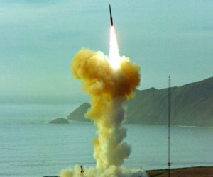 ABŞ ilk qitələrarası ballistik raket sınağını həyata keçirməyə hazırlaşır