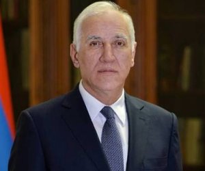 Ermənistan prezidenti Qətərə səfər edib