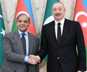 Премьер-министр Пакистана поздравил президента Азербайджана