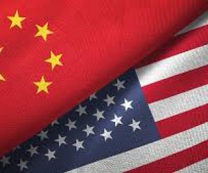 Tramp Çin mallarına qarşı artırılmış rüsumların tətbiqini bir il təxirə salıb