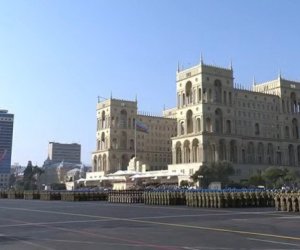 Bakıda hərbi parad keçirilir - Canlı