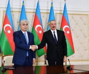 Qazaxıstan lideri Əliyevi təbrik edib