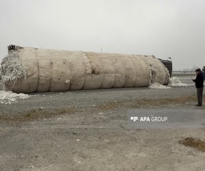 Bakı-Qazax yolunda pambıqla dolu maşın aşıb