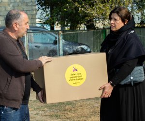Yelo Bank Xocavənddə yaşayan şəhid ailələrinə Zəfər sovqatı təqdim edib