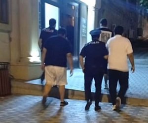 
Şəhidlər xiyabanında qeyri-etik videolar çəkən əcnəbilərin məhkəməsi başlayır