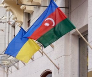 Zelenski says fragments of Russian “Iskander” missile hit Azerbaijan’s embassy in Kyiv