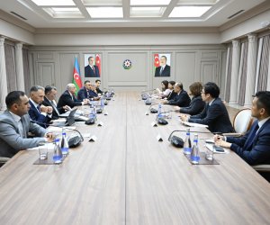 Əli Əsədov AİB prezidenti ilə görüşüb