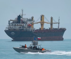 Иран захватил танкер в Ормузском проливе