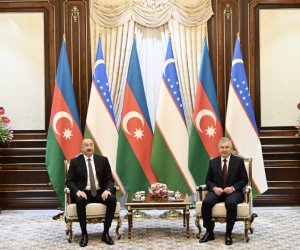 Алиев встречается с Мирзиёевым в Ташкенте - Oбновлено