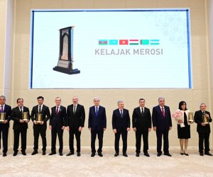 PrezidentDaşkənddə "Gələcəyin İrsi" Beynəlxalq Mükafatının təqdimat mərasimində iştirak edib - Yenilənib