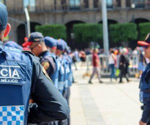 Meksikada "Z nəsli"nin yürüşü zamanı 100 polis yaralanıb