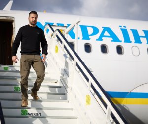 Зеленский прибыл с официальным визитом в Афины