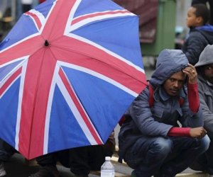 Böyük Britaniyada qanunsuz miqrantların daimi qalma qaydaları sərtləşdirilir