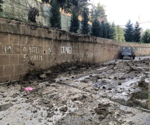 Əhmədlidəki sürüşmə hadisəsindən sonra yamacda yeni çatlar aşkarlanıb