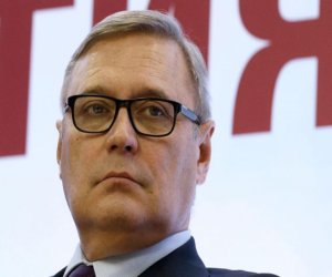 Rusiyanın keçmiş baş naziri terrorçular və ekstremistlər siyahısına daxil edilib