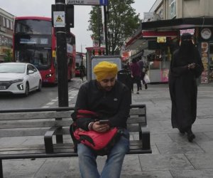 В Британии могут начать изымать ювелирные украшения у мигрантов